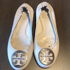 Tory Burch Minnie Ballet Flats EUC White size 9